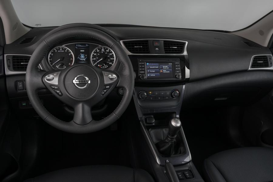Торпедо Nissan Sentra SR Turbo (B17) 2016 года  (фото 30 из 44)